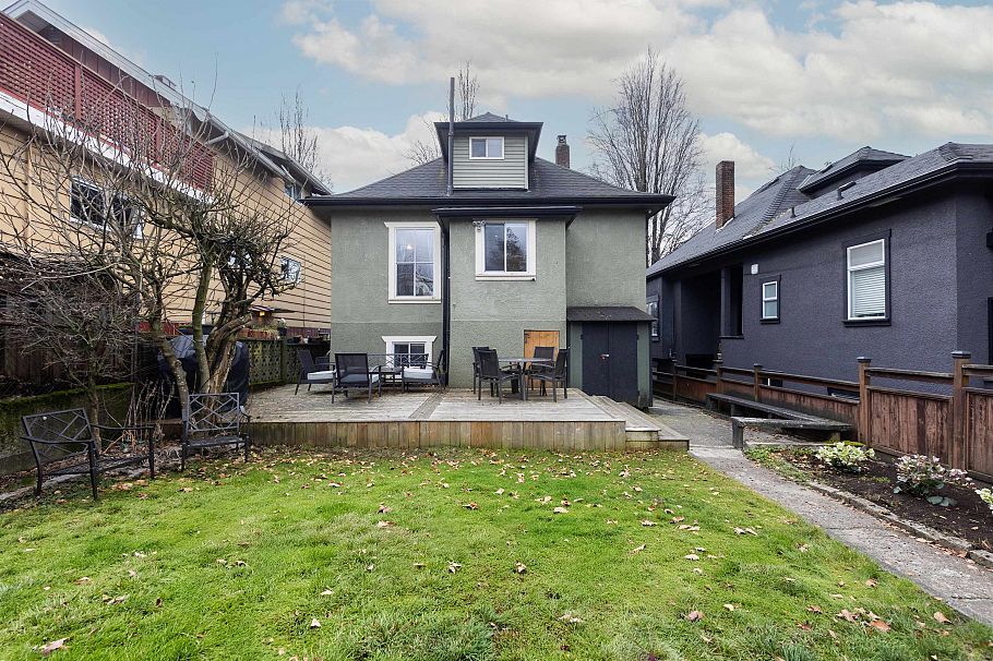 1923 E 1st Avenue Vancouver, BC - 23