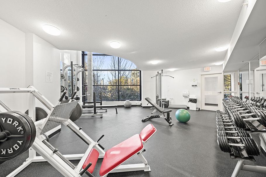 303 1633 West 8th Avenue Vancouver, BC - 31