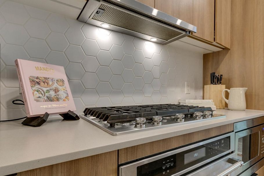 8 533 E 3rd Street North Vancouver, BC - 11