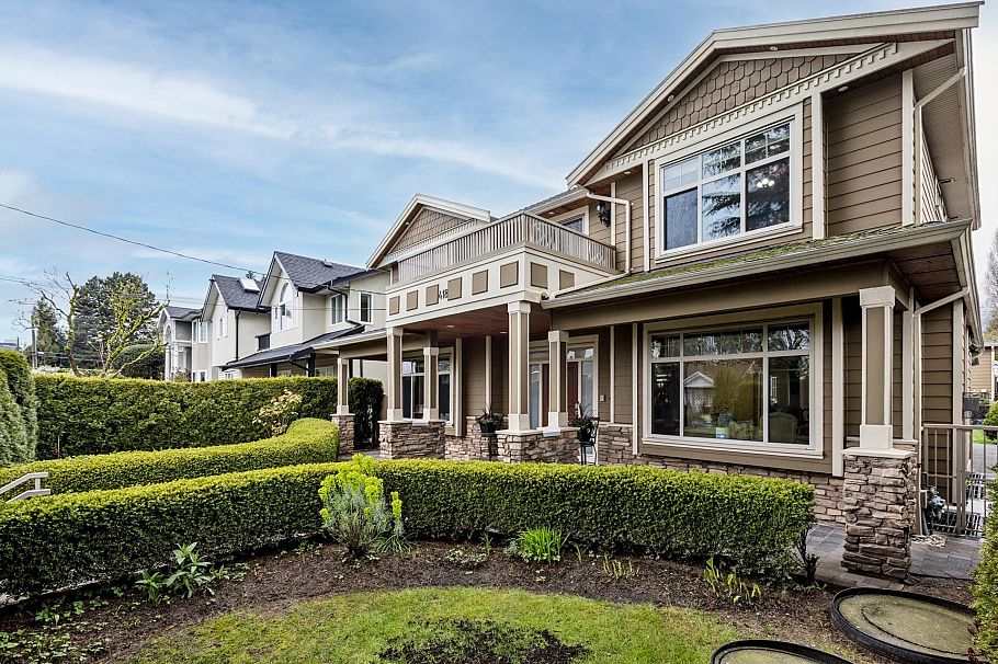 418 E 13th Street North Vancouver, BC - 38