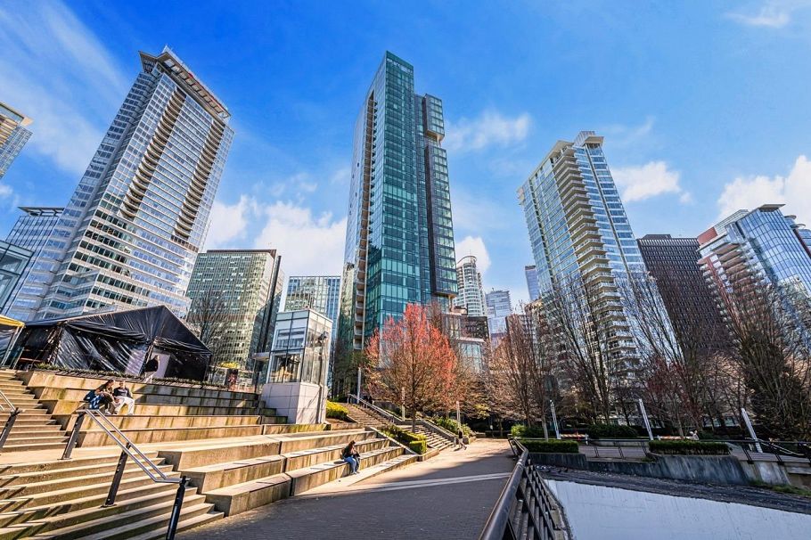 2001 277 Thurlow Street Vancouver, BC - 34