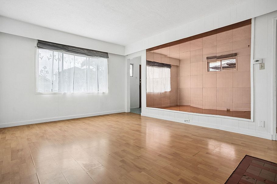 2654 Triumph Street Vancouver, BC - 5