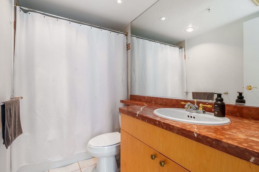 321 1228 Marinaside Crescent Vancouver, BC - 26