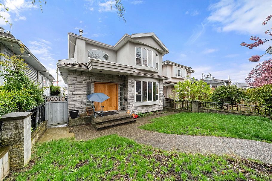 62 E 61st Avenue Vancouver, BC - 2