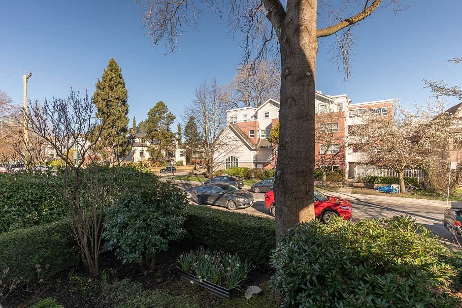 203 876 W 14th Avenue Vancouver, BC - 23