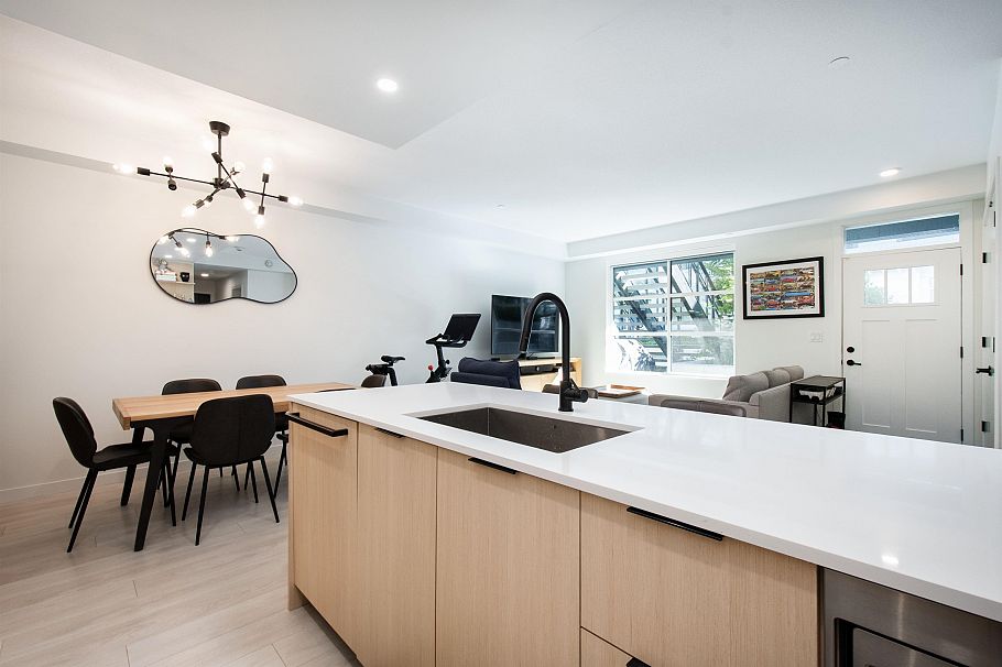 118 2045 Heritage Park Lane North Vancouver, BC - 15