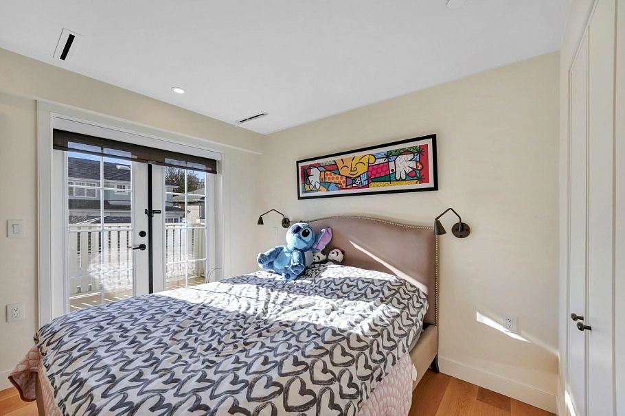 1232 W 26th Avenue Vancouver, BC - 19