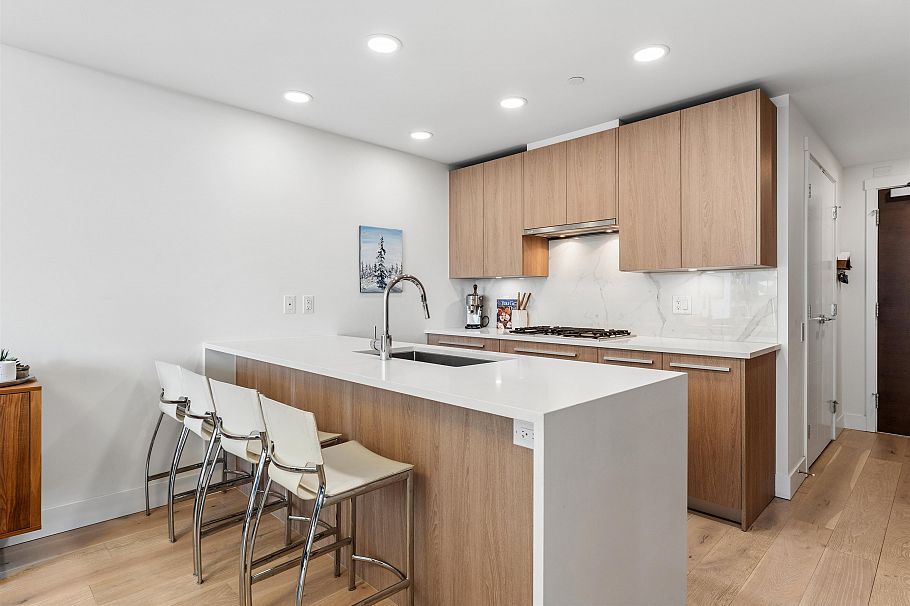 403 2780 Valley Centre Avenue North Vancouver, BC - 7