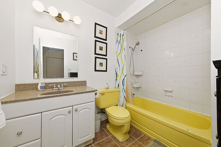 841 Old Lillooet Road North Vancouver, BC - 22