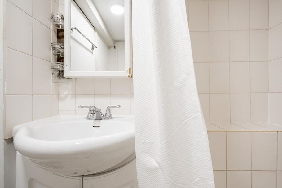 3446 Church Street North Vancouver, BC - 26