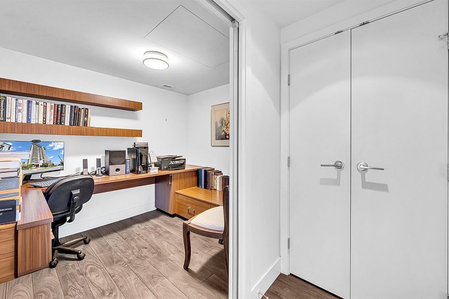 2107 1550 Fern Street North Vancouver, BC - 18