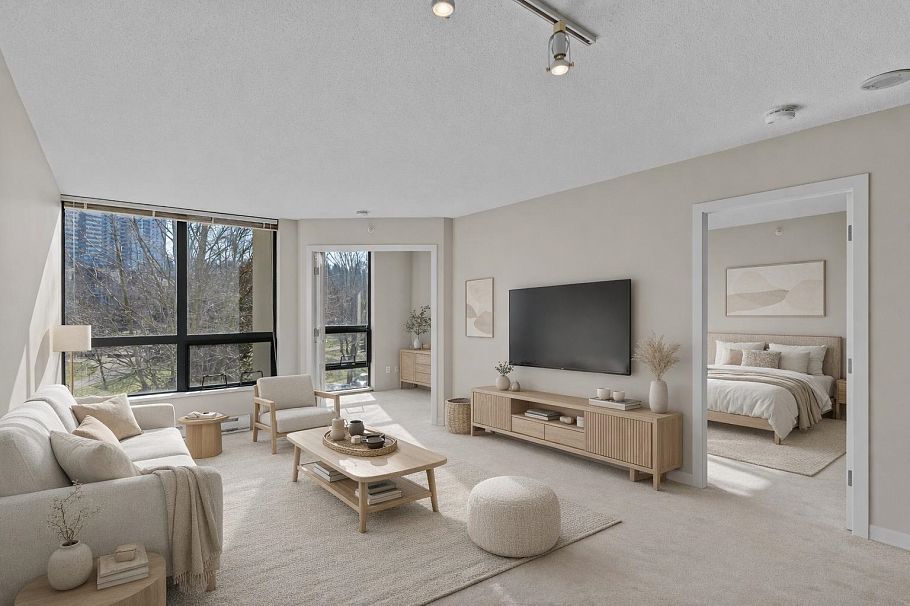 303 3588 Crowley Drive Vancouver, BC - 3