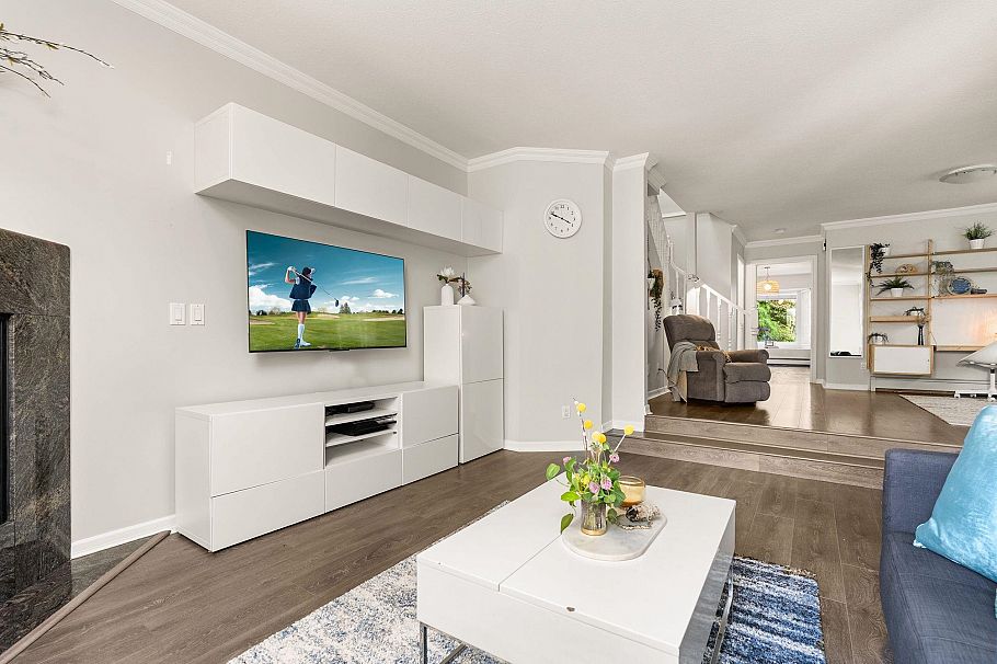 346 W 14th Street North Vancouver, BC - 6