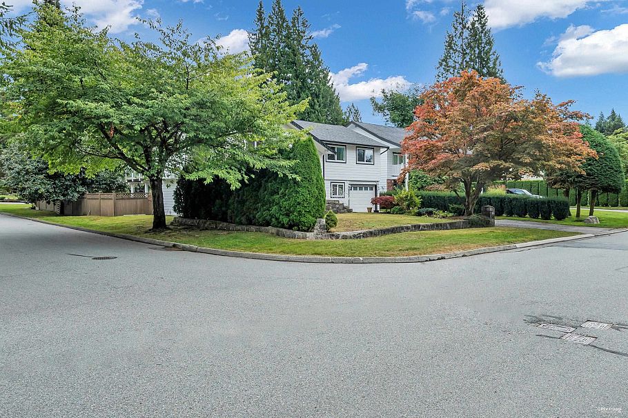 3566 Regent Avenue North Vancouver, BC - 2