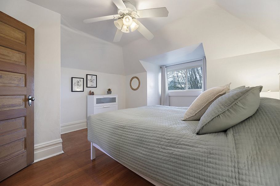 1923 E 1st Avenue Vancouver, BC - 16