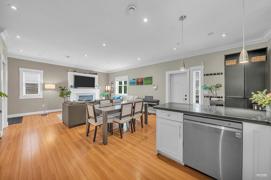 723 E 12th Avenue Vancouver, BC - 8