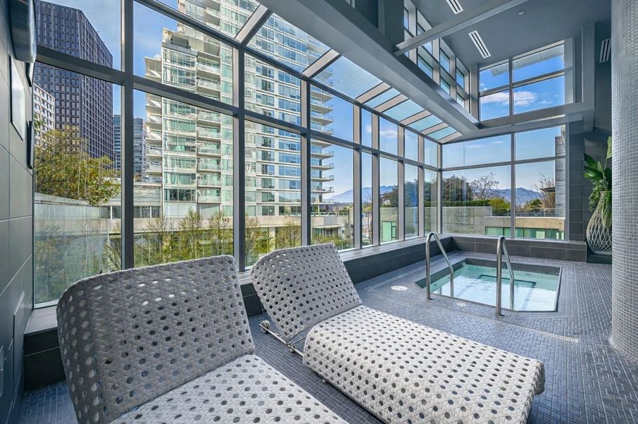 2001 277 Thurlow Street Vancouver, BC - 25