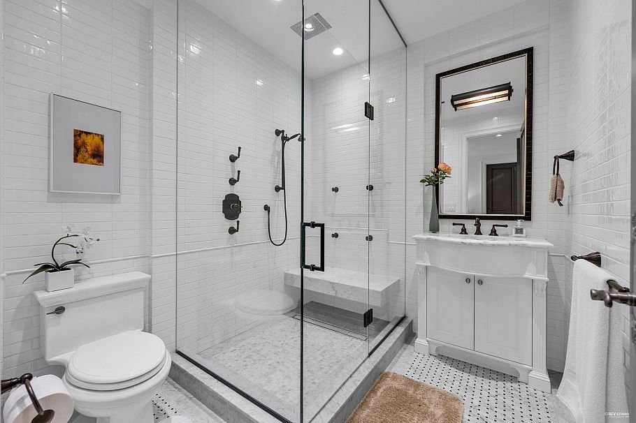 1738 W 38th Avenue Vancouver, BC - 32