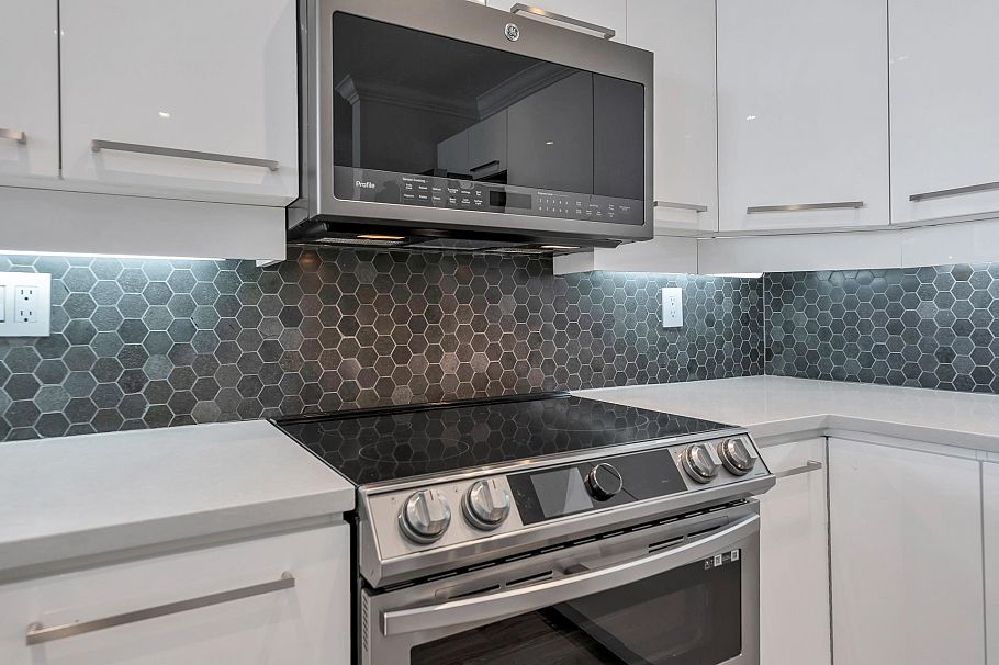 406 305 Lonsdale Avenue North Vancouver, BC - 20