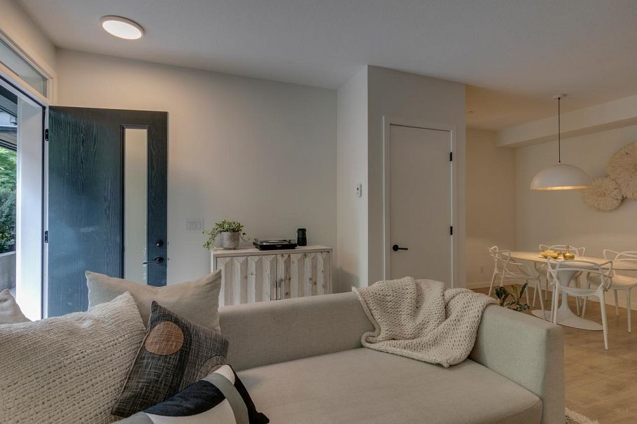 8 533 E 3rd Street North Vancouver, BC - 4