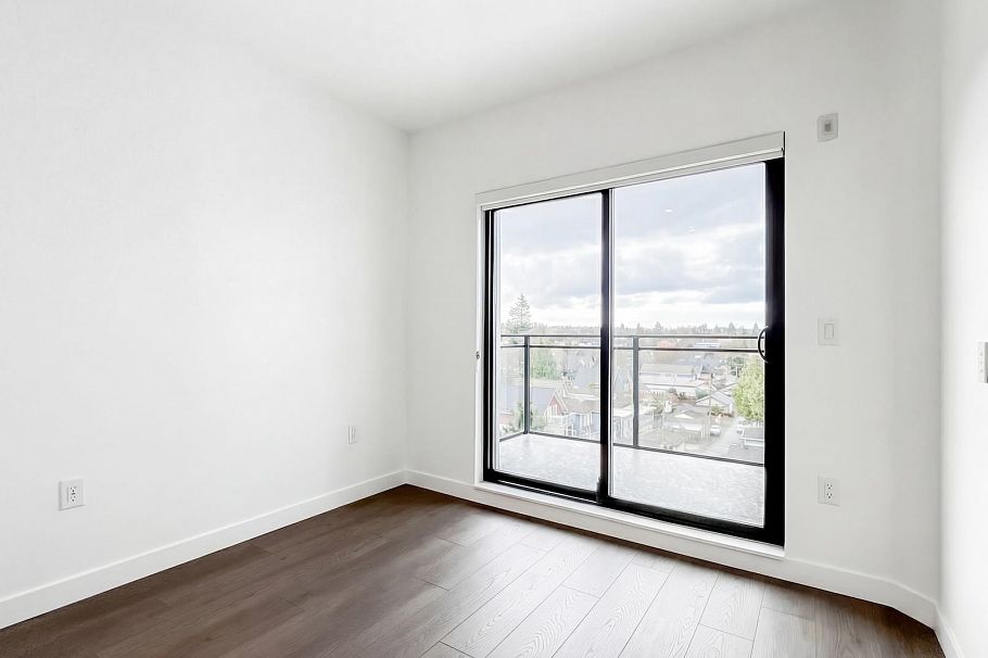 609 1680 E 12 Avenue Vancouver, BC - 5