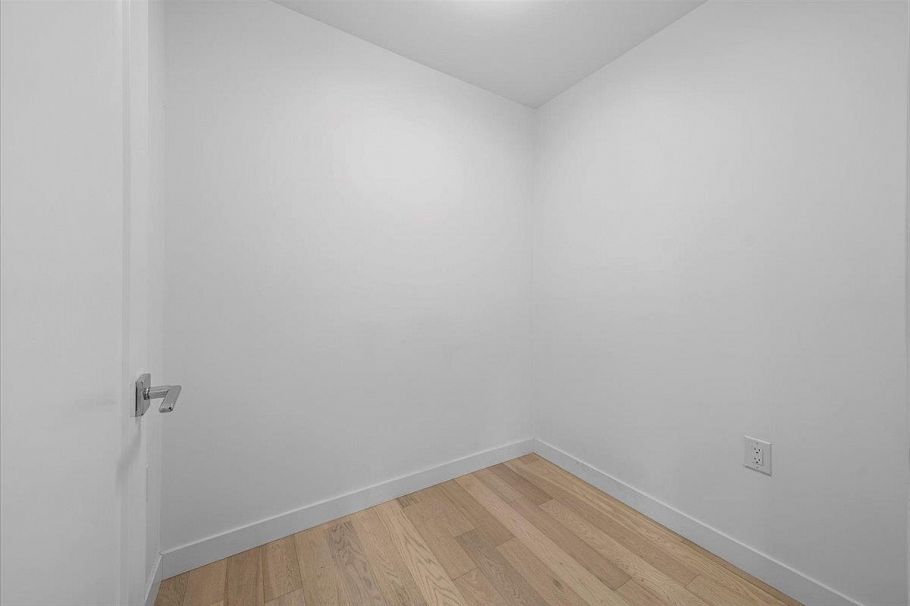 4110 Columbia Street Vancouver, BC - 10