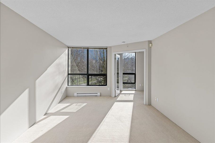 303 3588 Crowley Drive Vancouver, BC - 2