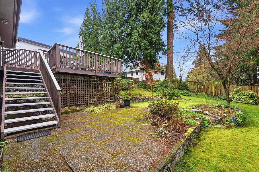 2829 Sechelt Drive North Vancouver, BC - 35