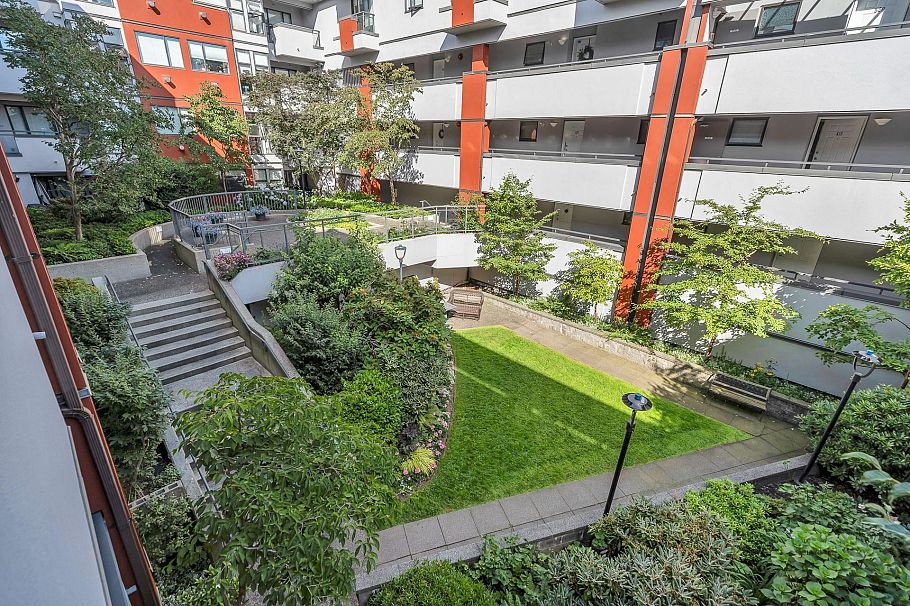 406 305 Lonsdale Avenue North Vancouver, BC - 36