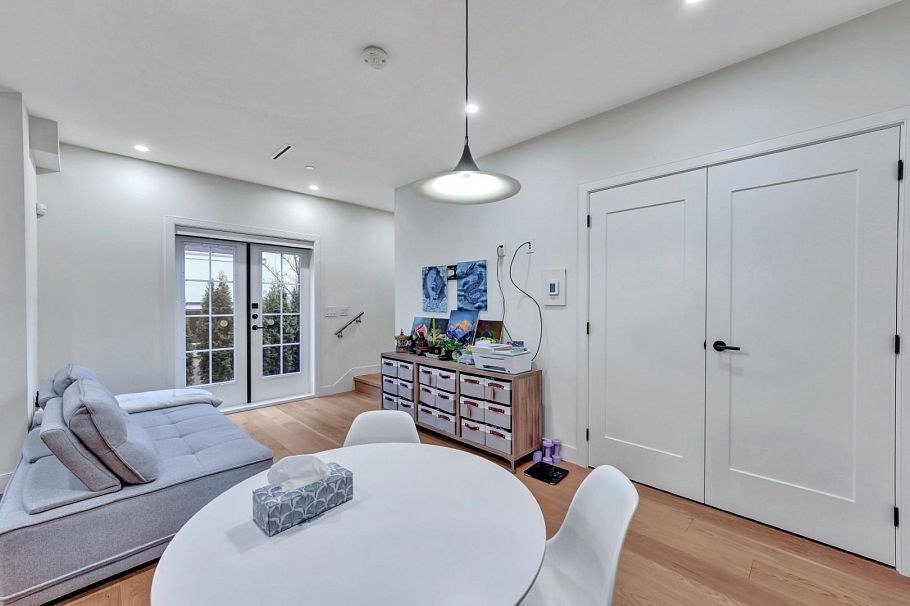 1232 W 26th Avenue Vancouver, BC - 10