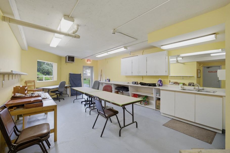 415 121 W 29th Street North Vancouver, BC - 36