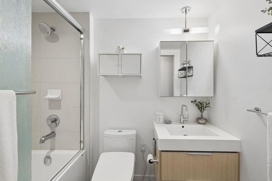 902 1325 Rolston Street Vancouver, BC - 20