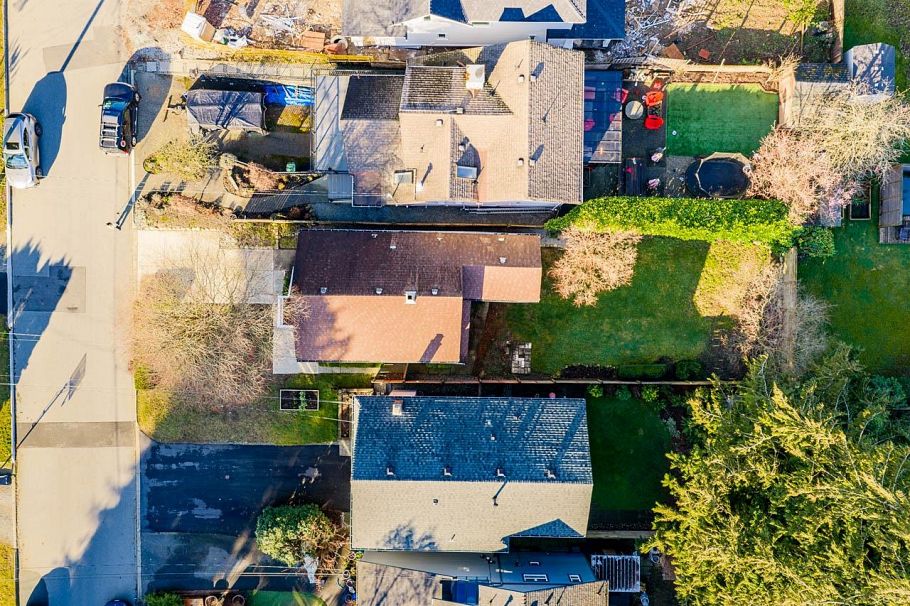 3446 Church Street North Vancouver, BC - 35