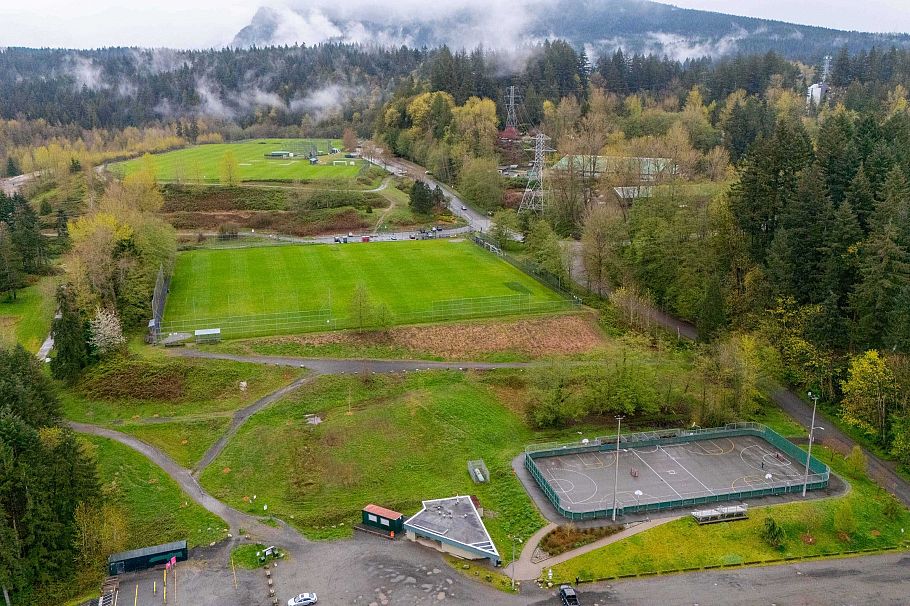 841 Old Lillooet Road North Vancouver, BC - 40