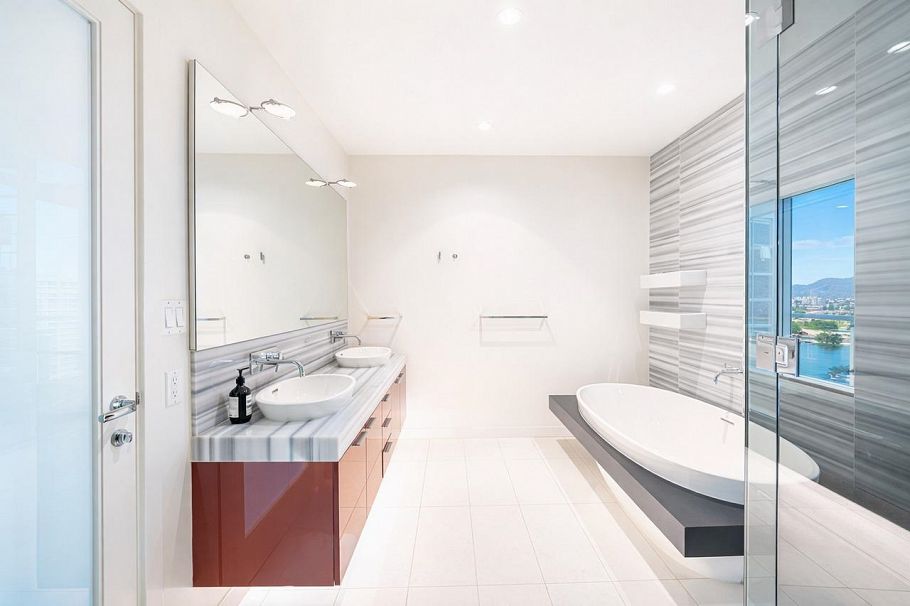 2001 277 Thurlow Street Vancouver, BC - 14