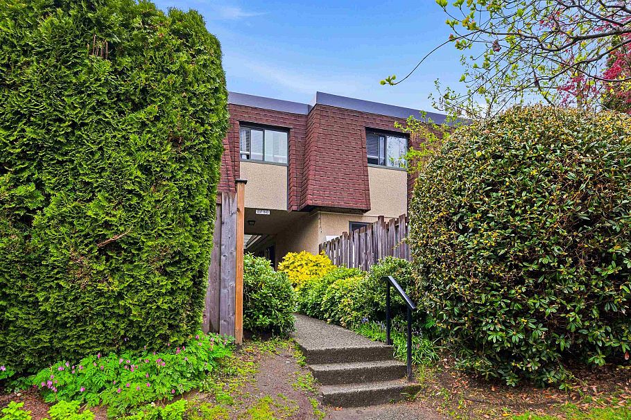 841 Old Lillooet Road North Vancouver, BC - 30