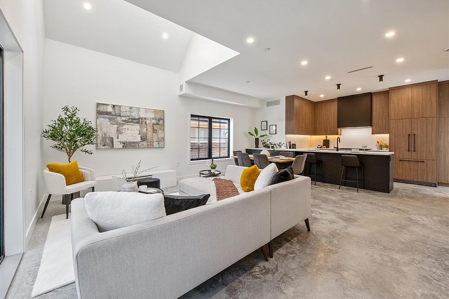 1168 E 26th Avenue Vancouver, BC - 5