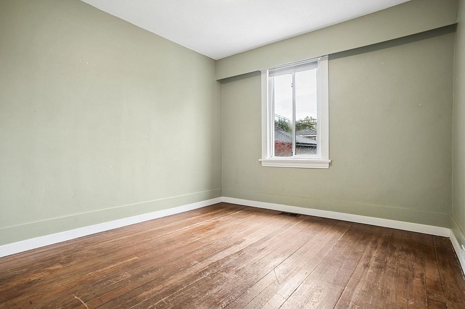 2654 Triumph Street Vancouver, BC - 11