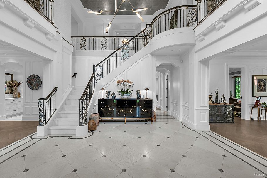 1738 W 38th Avenue Vancouver, BC - 2