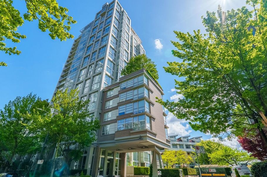 321 1228 Marinaside Crescent Vancouver, BC - 4