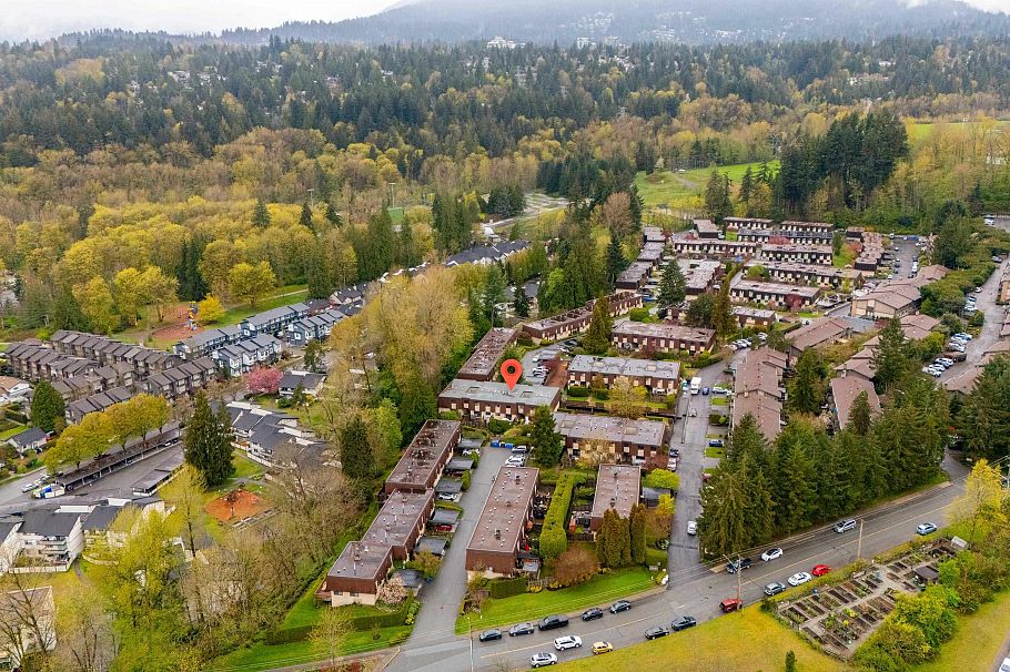 841 Old Lillooet Road North Vancouver, BC - 35