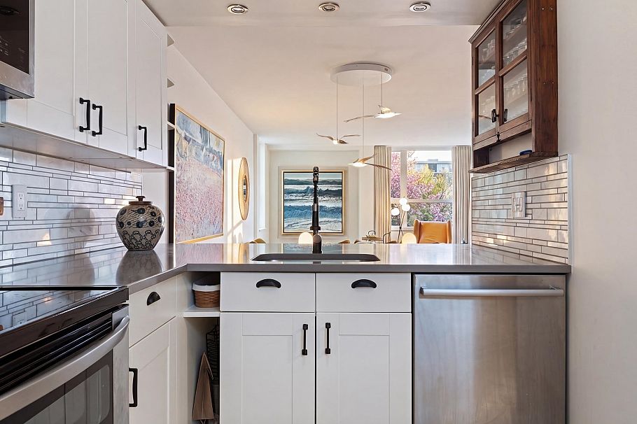 302 1406 Harwood Street Vancouver, BC - 10