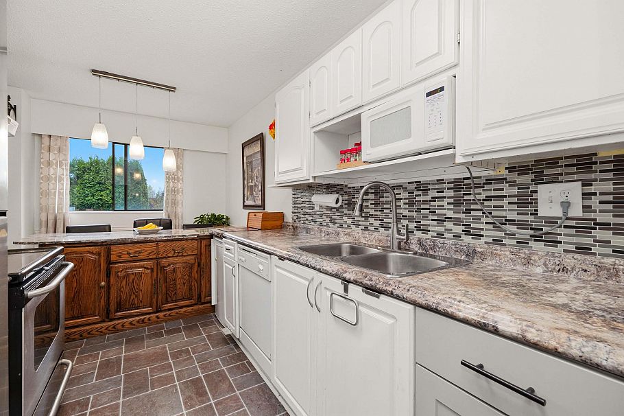 841 Old Lillooet Road North Vancouver, BC - 7