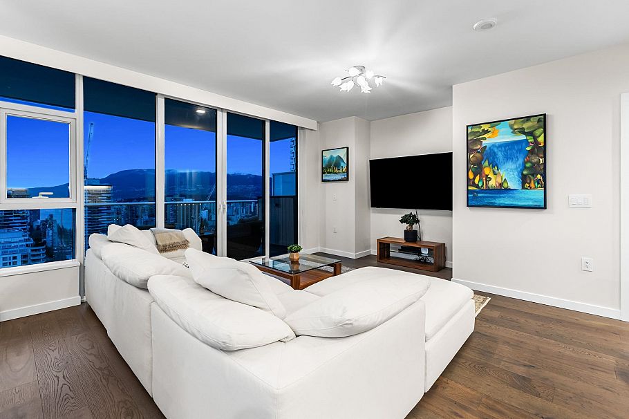 3404 1335 Howe Street Vancouver, BC - 4