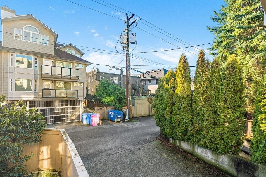 202 966 W 14th Avenue Vancouver, BC - 34