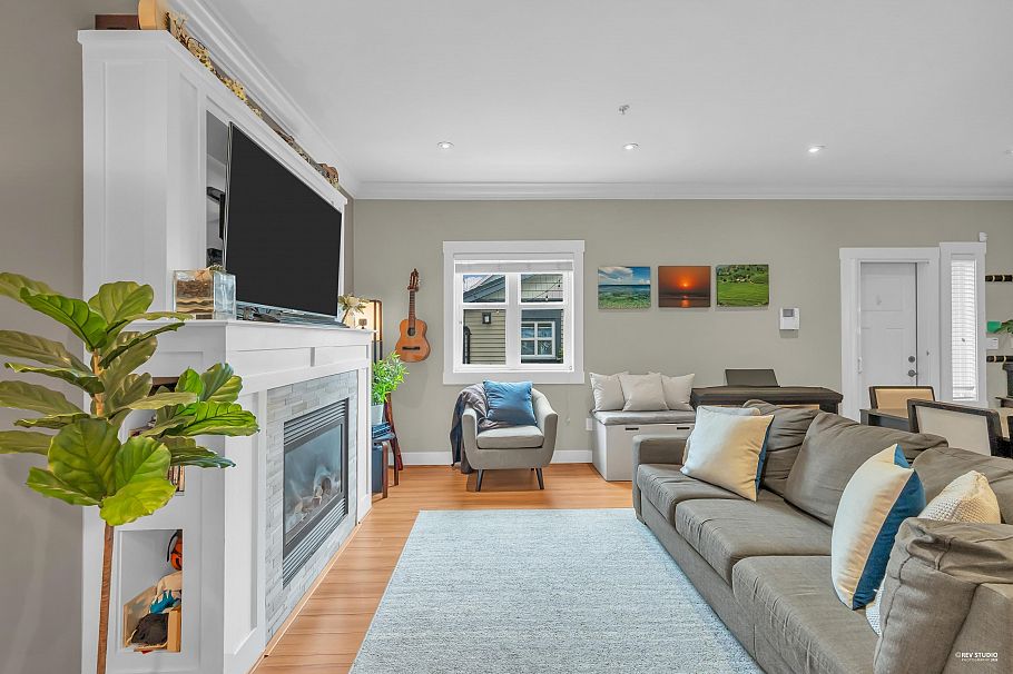 723 E 12th Avenue Vancouver, BC - 1