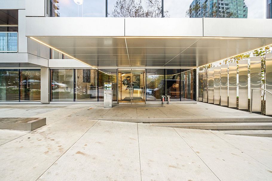 306 1480 Howe Street Vancouver, BC - 3
