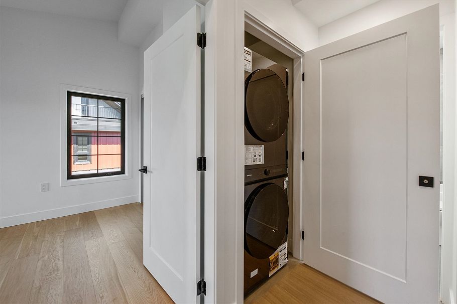 1168 E 26th Avenue Vancouver, BC - 23