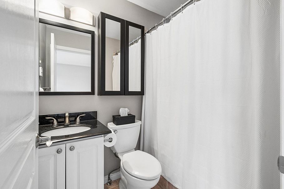 104 225 E 6th Street North Vancouver, BC - 19