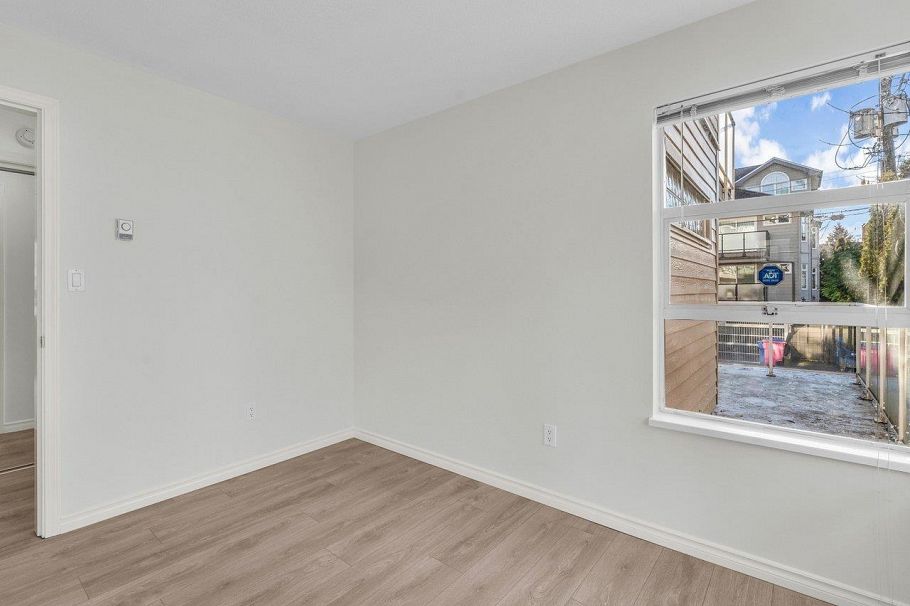 202 966 W 14th Avenue Vancouver, BC - 27